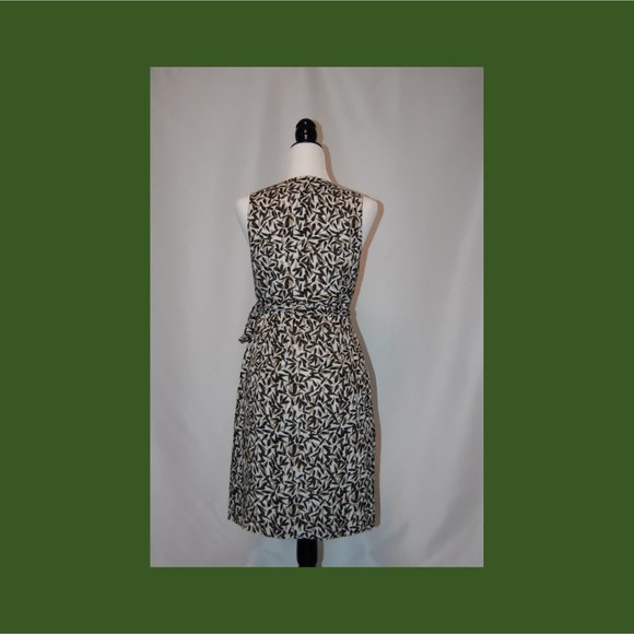 JACOB sleeveless dress, Size 8, White with khaki, beige and brown leaf pattern - Picture 3 of 4